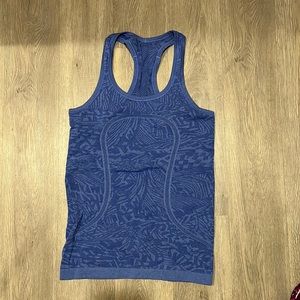 Lululemon blue print swiftly tech tank top size 6